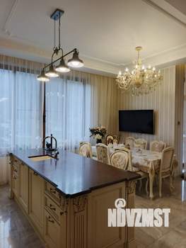 Дом 512м&sup2;, 5-этажный, участок 25 сот.  