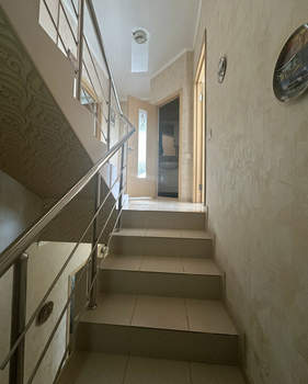 Дом 140м&sup2;, 3-этажный, участок 1 сот.  