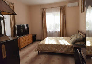 Дом 330м&sup2;, 2-этажный, участок 6 сот.  