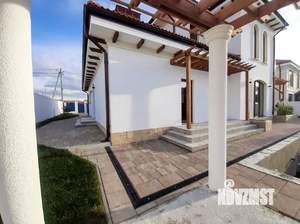 Дом 382м&sup2;, 3-этажный, участок 7 сот.  