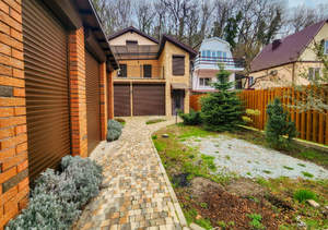 Дом 186м&sup2;, 3-этажный, участок 4 сот.  