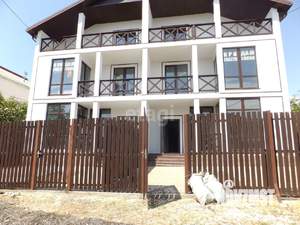 Дом 180м&sup2;, 3-этажный, участок 2 сот.  