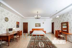 Дом 520м², 3-этажный, участок 14 сот.  