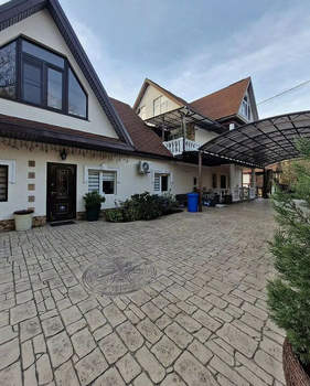 Дом 450м&sup2;, 3-этажный, участок 13 сот.  