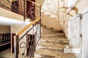 Дом 346м&sup2;, 3-этажный, участок 910 сот.  