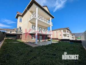 Дом 269м², 3-этажный, участок 5 сот.  