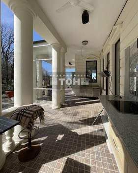 Дом 296м&sup2;, 2-этажный, участок 5 сот.  