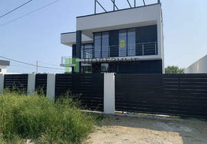 Дом 230м&sup2;, 2-этажный, участок 4 сот.  