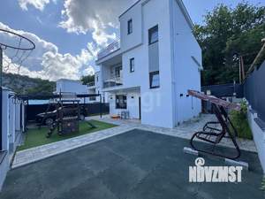 Дом 217м&sup2;, 2-этажный, участок 4 сот.  