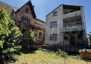 Дом 270м², 3-этажный, участок 7 сот.  