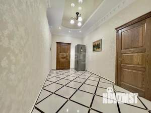 Дом 471м², 3-этажный, участок 6 сот.  
