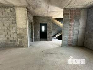 Дом 270м&sup2;, 3-этажный, участок 3 сот.  