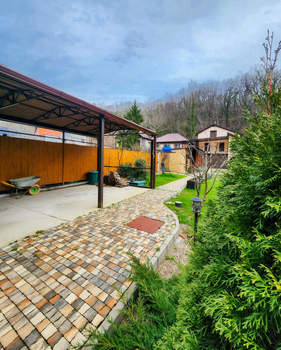 Дом 186м&sup2;, 3-этажный, участок 4 сот.  