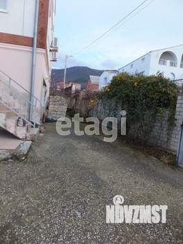 Дом 320м&sup2;, 3-этажный, участок 5 сот.  