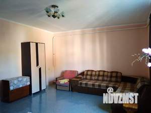 Дом 270м², 3-этажный, участок 3 сот.  