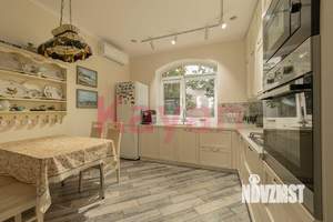 Дом 232м&sup2;, 3-этажный, участок 4 сот.  