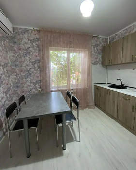 Дом 260м&sup2;, 3-этажный, участок 7 сот.  