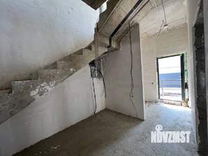 Коттедж 270м², 3-этажный, участок 3 сот.  