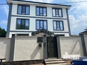 Дом 497м&sup2;, 3-этажный, участок 6 сот.  