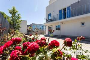 Дом 180м&sup2;, 2-этажный, участок 4 сот.  