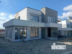 Дом 220м&sup2;, 2-этажный, участок 4 сот.  