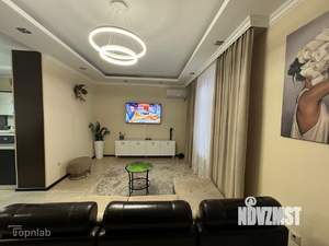 Дом 242м&sup2;, 2-этажный, участок 3 сот.  