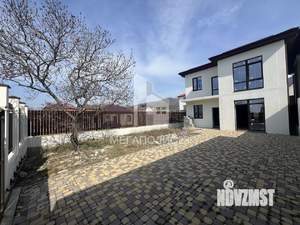 Дом 180м&sup2;, 2-этажный, участок 4 сот.  