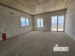 Дом 200м&sup2;, 3-этажный, участок 5 сот.  