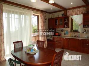 Коттедж 224м², 3-этажный, участок 7 сот.  