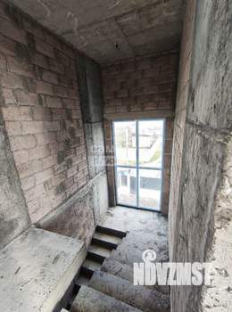 Коттедж 240м&sup2;, 3-этажный, участок 4 сот.  