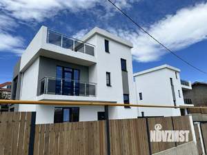 Дом 270м&sup2;, 3-этажный, участок 3 сот.  