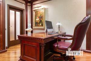 Коттедж 566м², 3-этажный, участок 13 сот.  