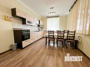 Дом 502м&sup2;, 4-этажный, участок 4 сот.  