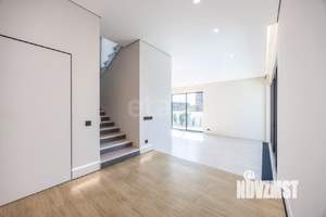 Дом 227м&sup2;, 2-этажный, участок 4 сот.  