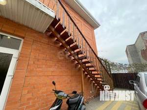 Дом 233м&sup2;, 2-этажный, участок 4 сот.  