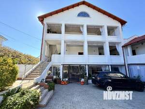 Дом 600м&sup2;, 3-этажный, участок 5 сот.  