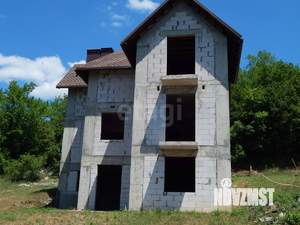 Дом 227м&sup2;, 3-этажный, участок 6 сот.  