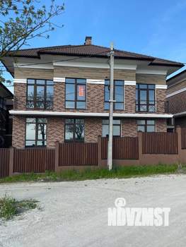 Таунхаус 223м&sup2;, 3-этажный, участок 2 сот.  