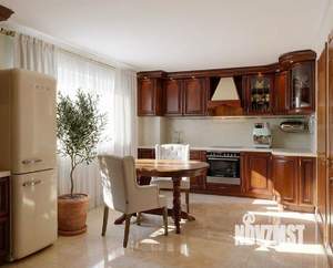 Дом 180м&sup2;, 2-этажный, участок 9 сот.  