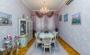 Дом 556м², 3-этажный, участок 10 сот.  