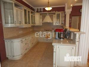 Дом 330м&sup2;, 2-этажный, участок 6 сот.  