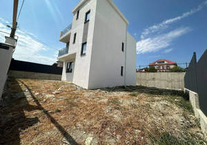 Дом 240м&sup2;, 3-этажный, участок 4 сот.  