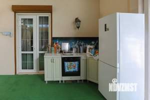 Дом 283м&sup2;, 3-этажный, участок 7 сот.  