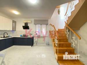 Дом 263м&sup2;, 3-этажный, участок 3 сот.  