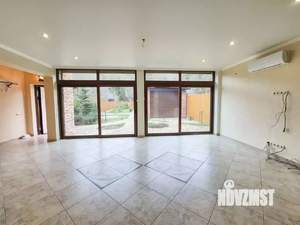 Дом 186м&sup2;, 3-этажный, участок 4 сот.  