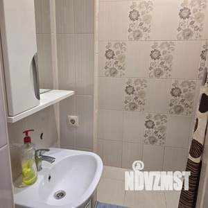 Студия квартира, посуточно, 30м2, 1/3 этаж