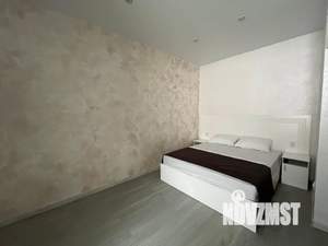 Студия квартира, посуточно, 40м2, 1/3 этаж