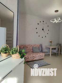 Студия квартира, посуточно, 38м2, 1/7 этаж