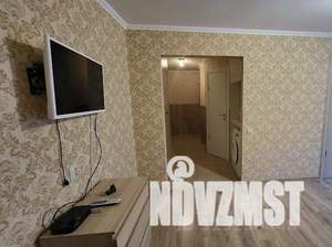 2-к квартира, посуточно, 43м2, 3/5 этаж