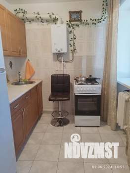 Студия квартира, посуточно, 29м2, 1/5 этаж